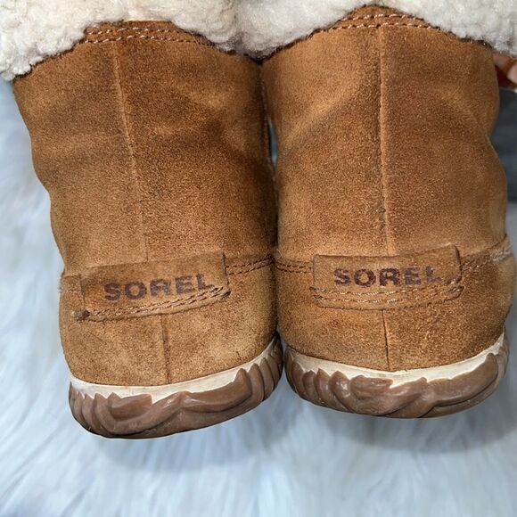 Sorel Out & About Women’s Tan Suede Slip On Winter Booties Sherpa Lined Sz 7.5 - Picture 7 of 11